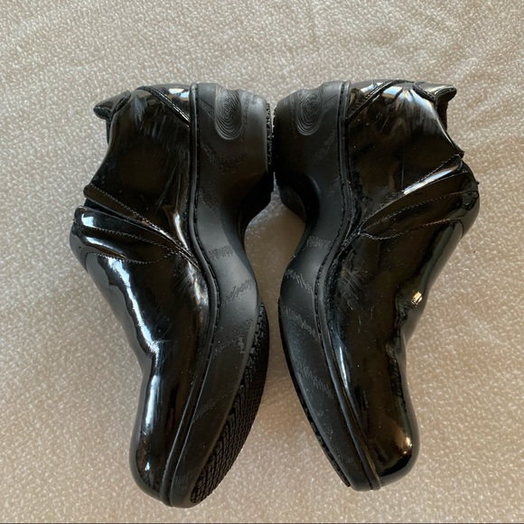 Skechers Work Shoe - Picture 4 of 8